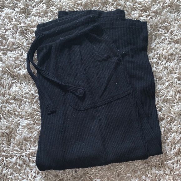 Black Ribbed Capri Joggers - Picture 1 of 4